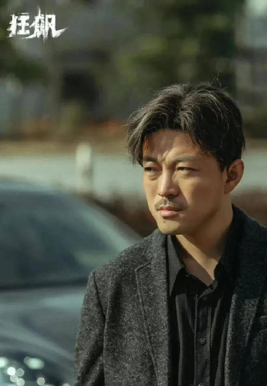 林家川出道16年,演过很多电视剧,演啥像啥,塑造的每个角色都比他本人