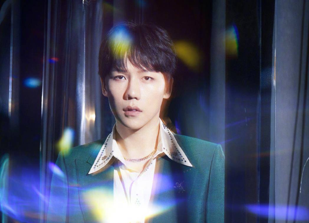 《百变大咖秀》:刘维模仿王一博的舞台表演,获得王一博亲口认可_无感