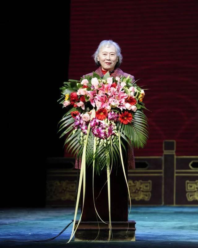 京剧舞台上的"清醒者"们,他们对京剧现状的认知堪称一针见血_观众