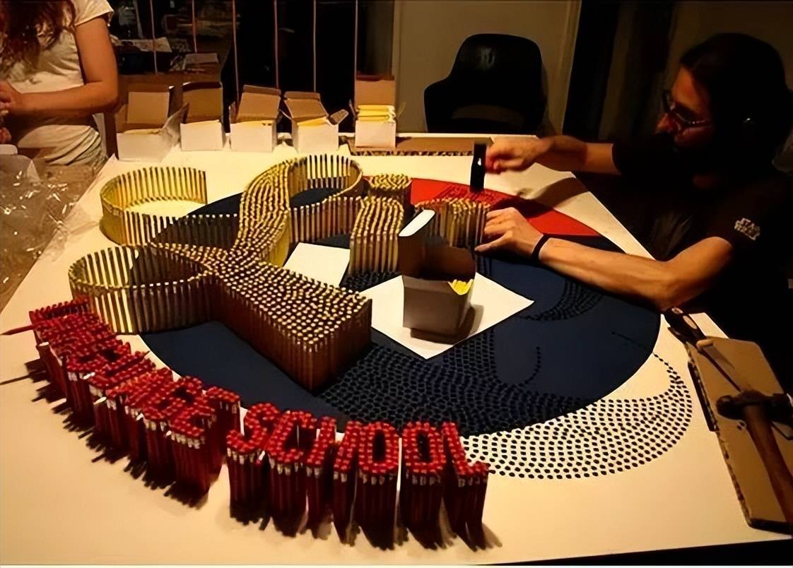 平面灯箱86,圆形灯箱外框点阵字87,多型材叠加烤漆造型组合88,雪弗板