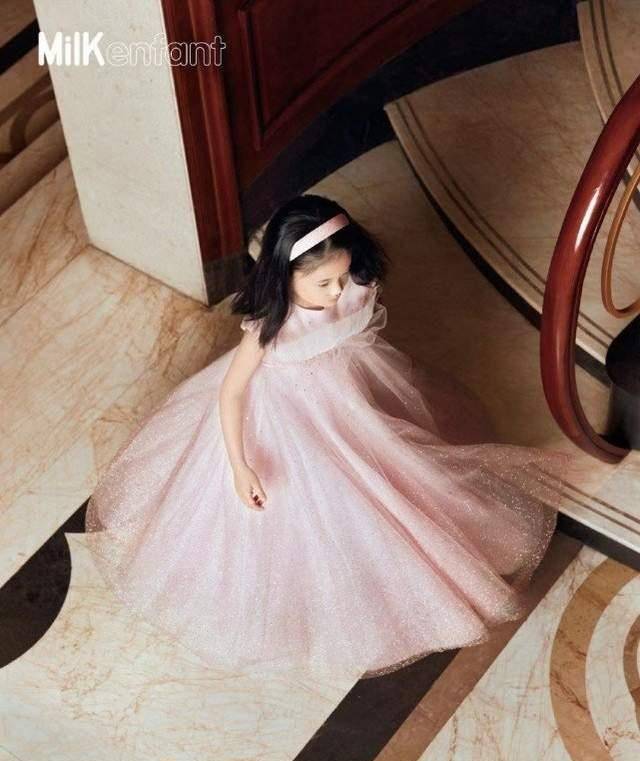 梅婷女儿逆袭成小颜霸!