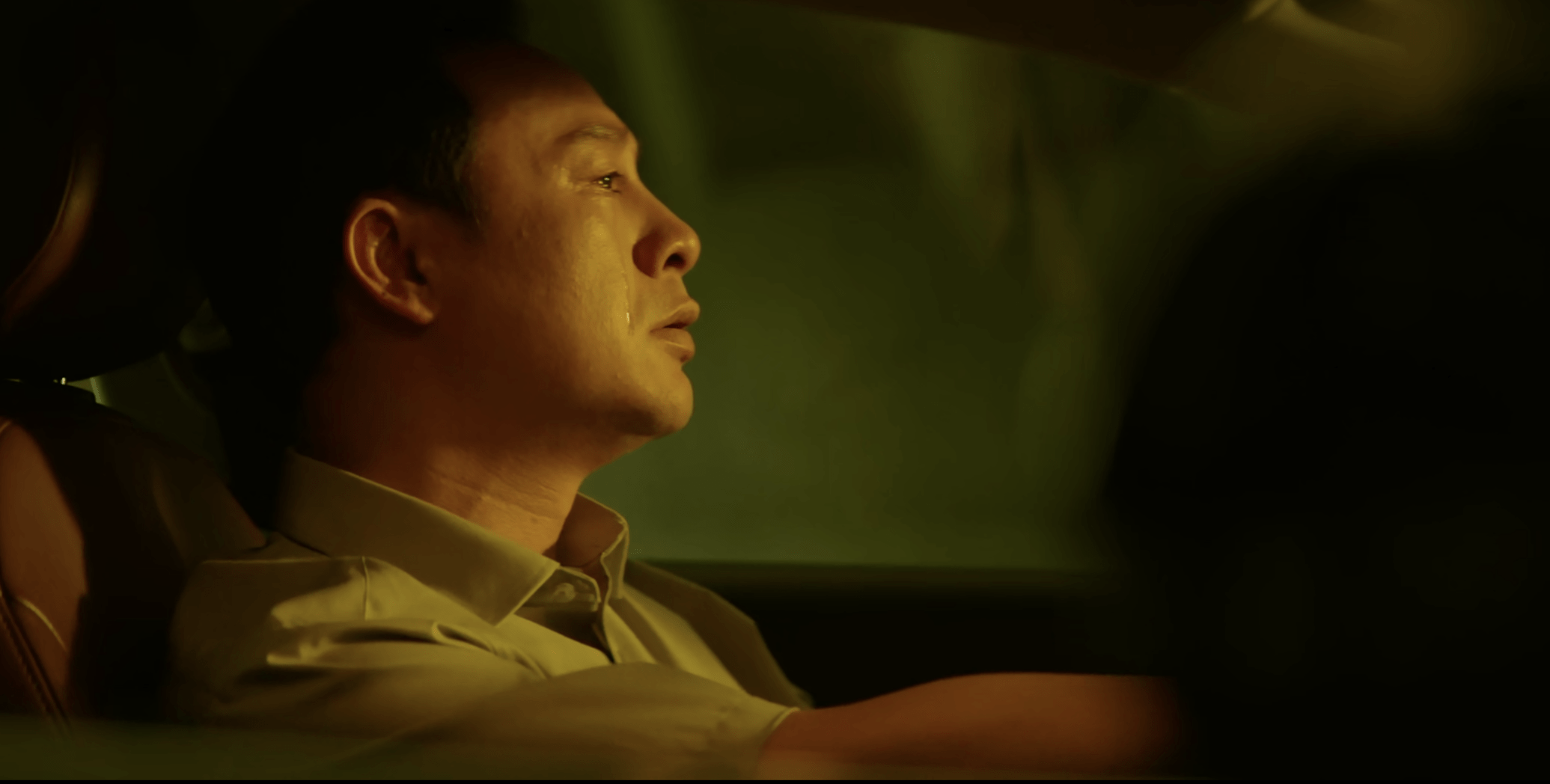 林巧儿也是天真,真以为曹志远很爱她,不会杀她,要去自首还告诉曹志远.