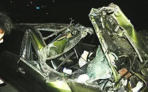 尸检时,牛振华每100毫升血液中酒精含量为205毫克,属于酒后驾车,属于