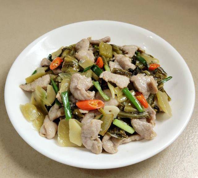 酸菜炒肉片,酸香味美,妥妥的下饭神器_瘦肉_指天_薄片