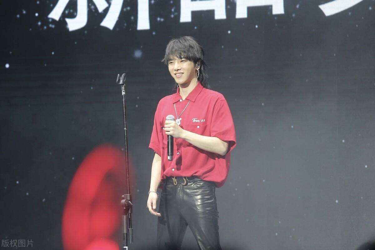 华晨宇和张碧晨,你们希望你们的女儿华迎辰以后嫁给什么样的人呢_孩子