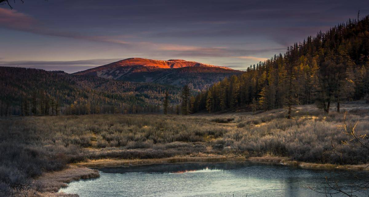 蒙古圣山-布尔汗哈勒敦山(传为成吉思汗出生地和陵墓所在地)