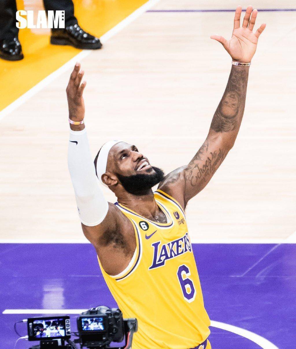 恭喜詹姆斯成为nba历史得分王!