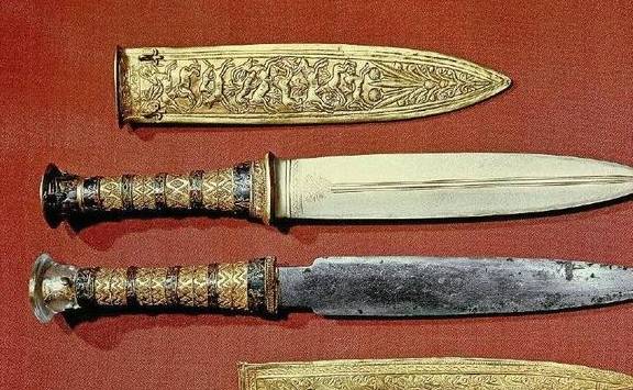 世界最古老的5大文物,一件非地球之物,图5是远古"