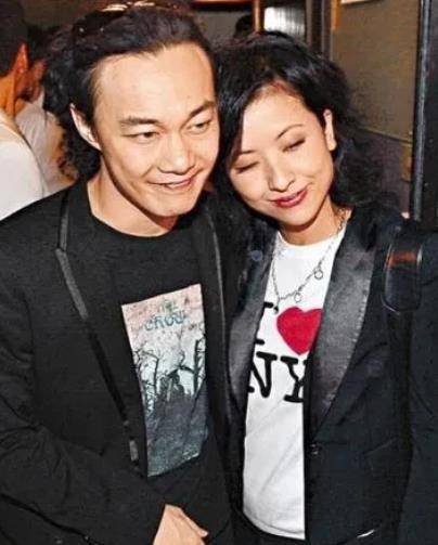 徐濠萦:他与谢霆锋闺蜜,曾和陈奕迅分房睡,拒绝陈小春求爱_因为_演唱