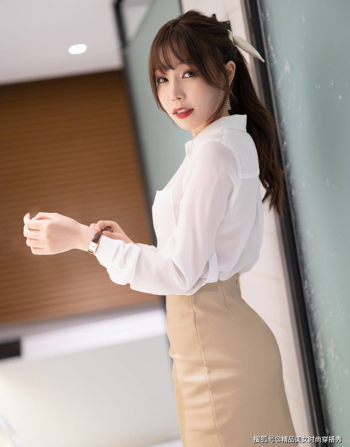 春风轻轻吹拂,如何穿出都市丽人温柔宜人的风格?_衬衫_女性_短裙