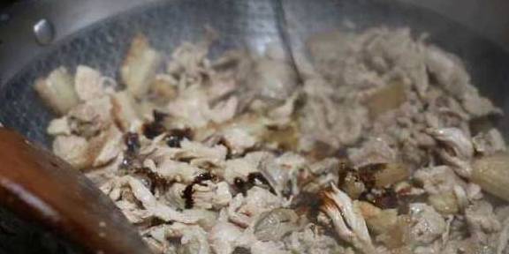 一斤半的猪肉，配上5元半斤辣椒，大姐吃了真尴尬(图6)