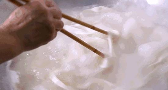选一个最能代表河南的食物，首先你会想到什么？不出意外就是烩面(图2)