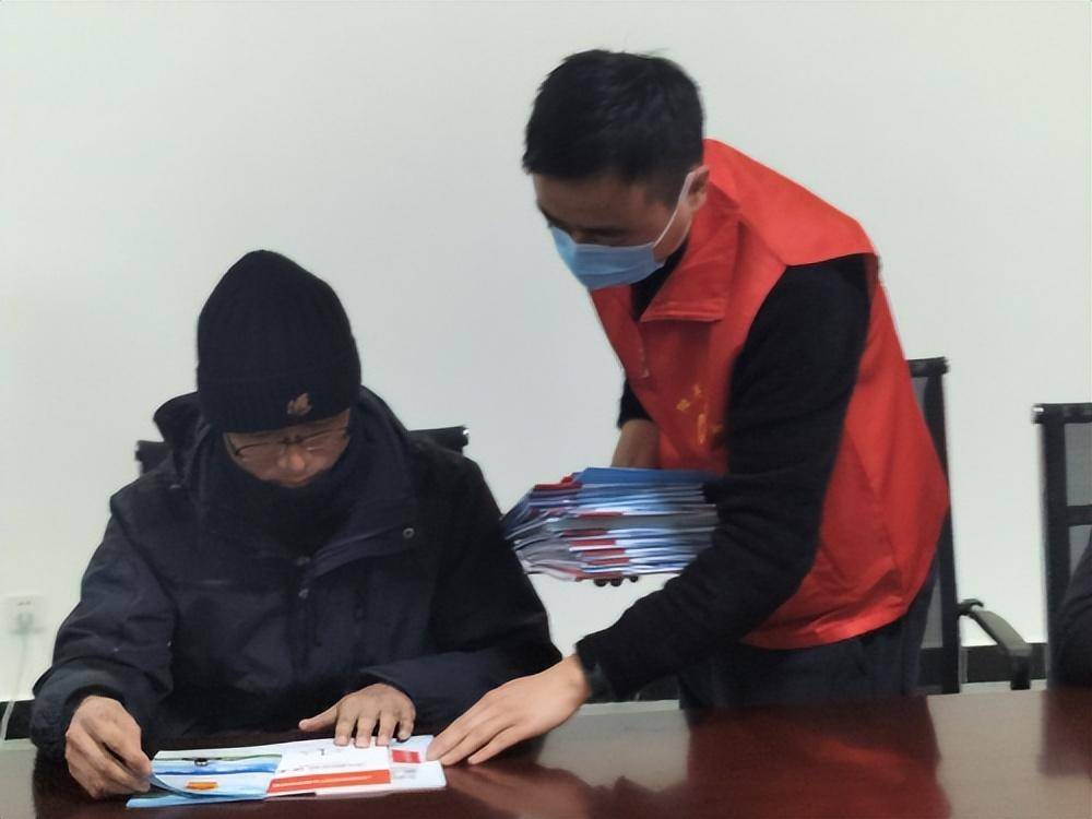 固始县阳关街道开展“送法进企业”普法宣传活动(图4)