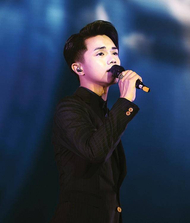 张敬轩曾斥巨资购买林忆莲歌曲版权,却遭老板骂,说一切后果自负_专辑