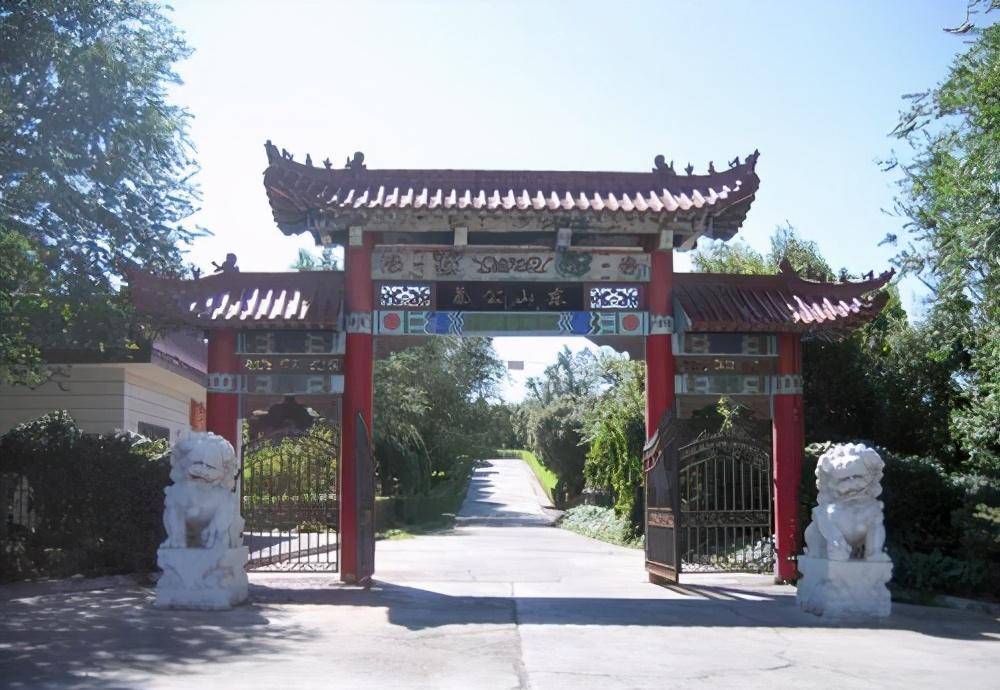 乌鲁木齐的几个大型公墓,其中一个规模之大超乎想象,看是哪个?
