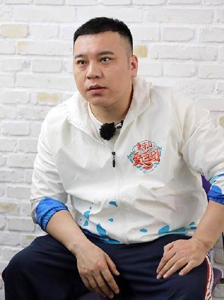 他从小家境贫寒,一次意外让他拜下赵本山门下,从此商演不断_田娃