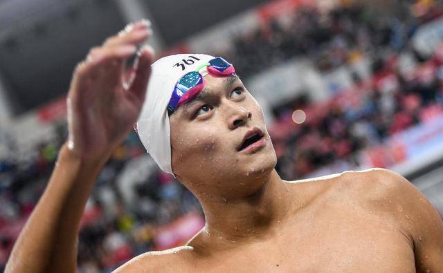孙杨因"暴力抗检"被禁赛8年,曾被霍顿拒绝同台领奖_检查_结果_因为