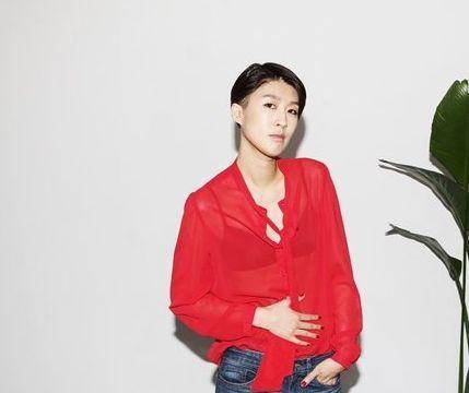 全智贤的"闺蜜",当过超模做过演员嫁了富豪,曾经得过癌症_洪真京_欧尼