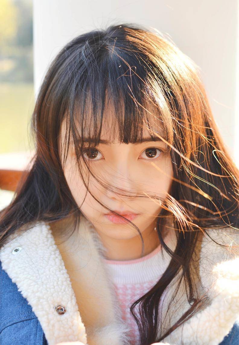 靓靓聊第149期:完美脸蛋清纯大眼妹子,素颜拍摄也是可以美美哒_化妆