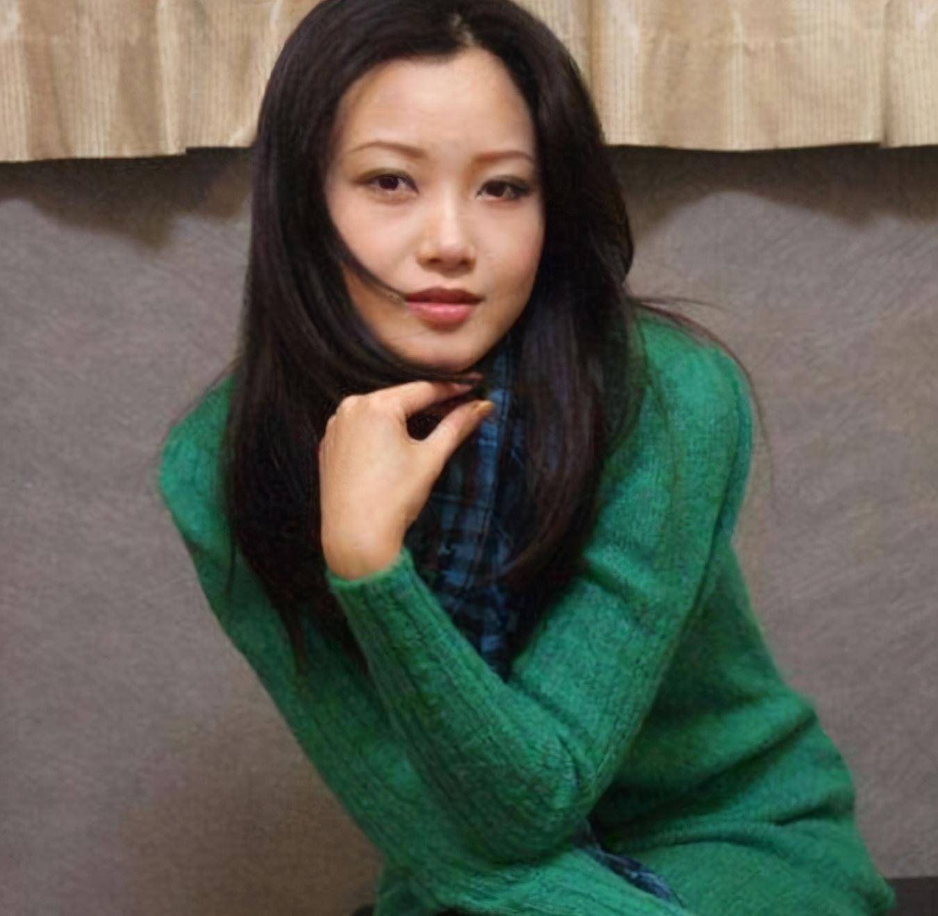 "人体模特"汤加丽,日搜10万次,父亲大怒:你让我如何见人_身材_角色