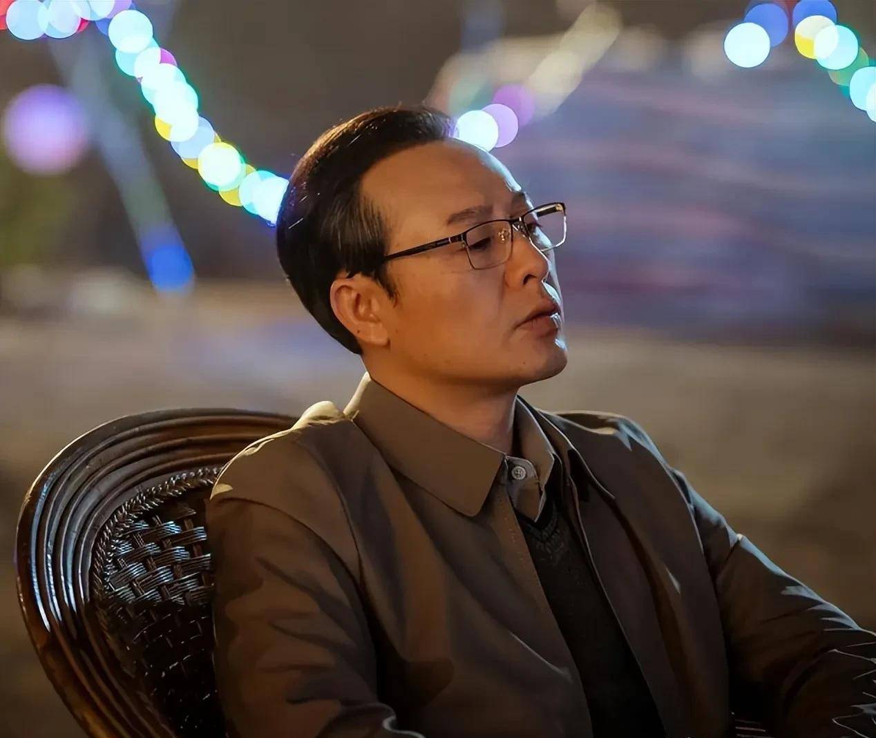 《狂飙》-高启强三个阶段发型和衣着打扮_穿着_集团_头发