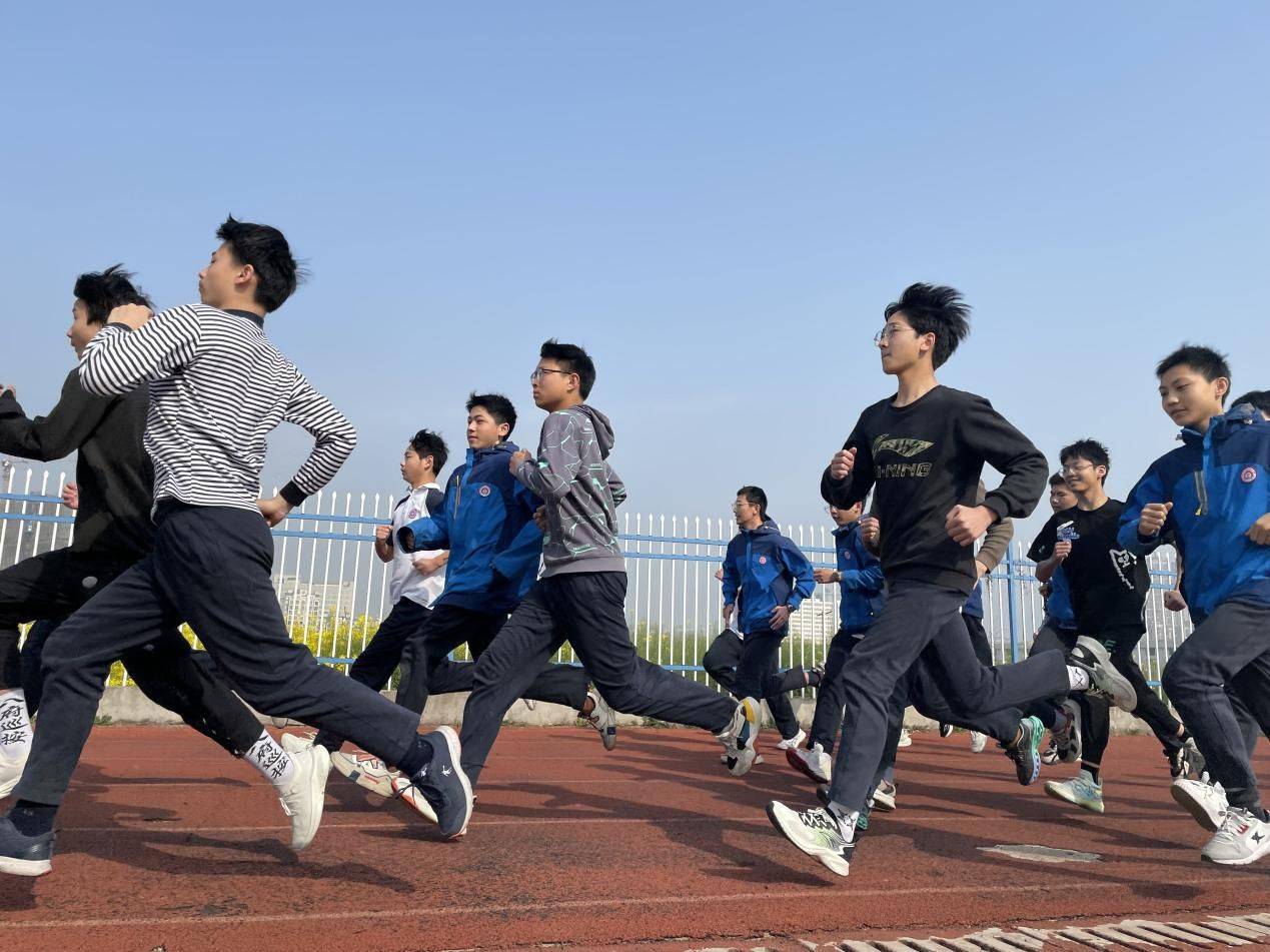 安徽新銳集團丨滁州儒林外國語學校凝心聚力備戰體育中考_跳遠_項目