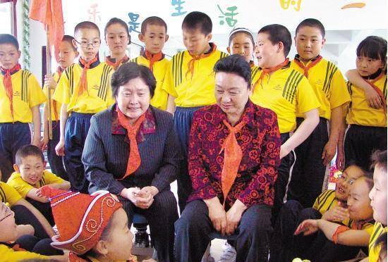 龙梅和玉荣后来都在政协工作!