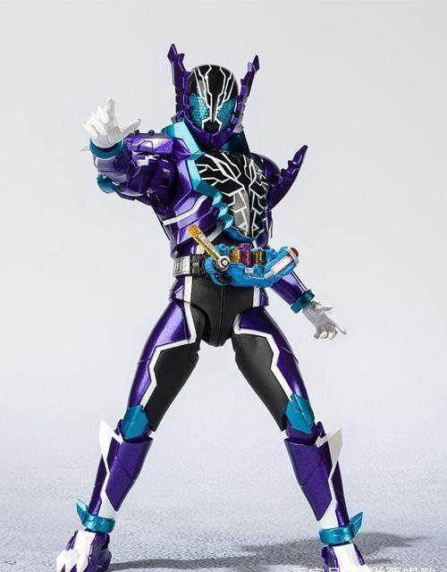 假面骑士build四骑鳄霸手办公开:霸气侧漏还附带老实人的气息_玩具