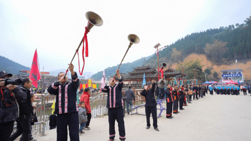 天峨 “文化+旅游”融合发展，铸牢中华民族共同体意识 (图4)