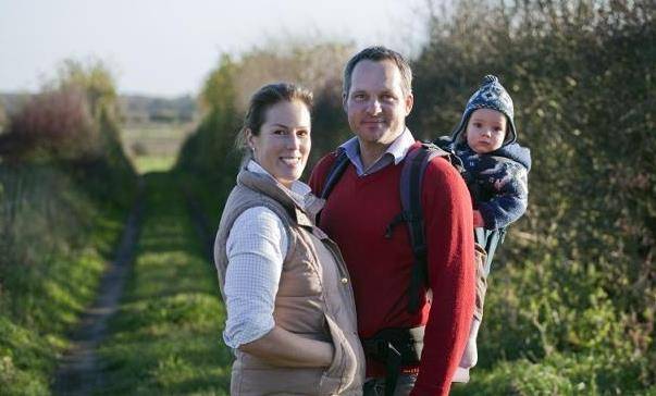 结婚5年,丈夫花1000元给孩子买玩具,妻子:咱们离婚吧_李菊和_马志