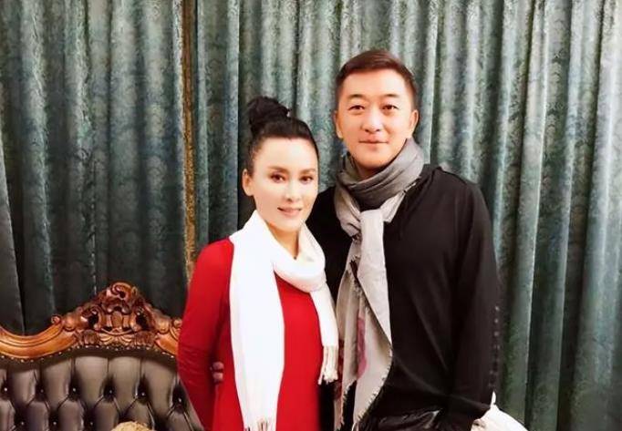 住豪宅开豪车,嫁外籍老公,活得潇洒_宋佳_张学津_张楚楚