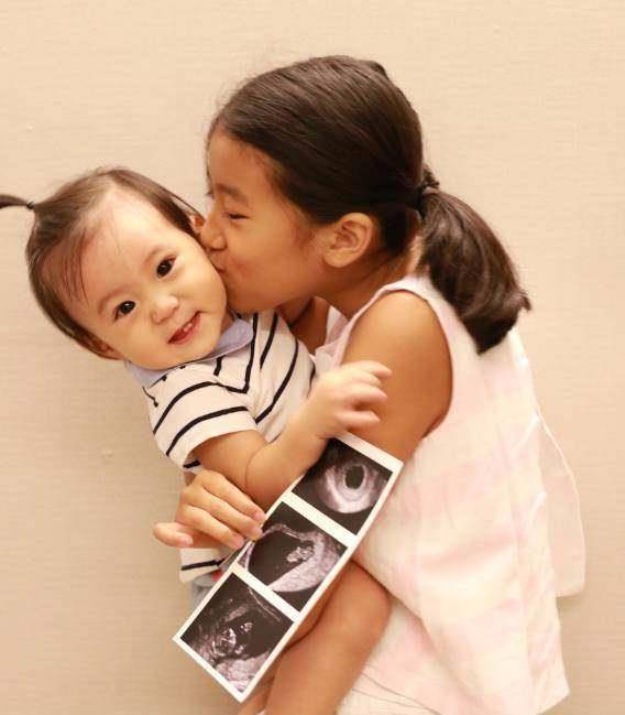 昆凌骄傲晒孕肚,贾静雯大方晒娃,baby怀孕生子却遮遮掩掩_网友_萌娃