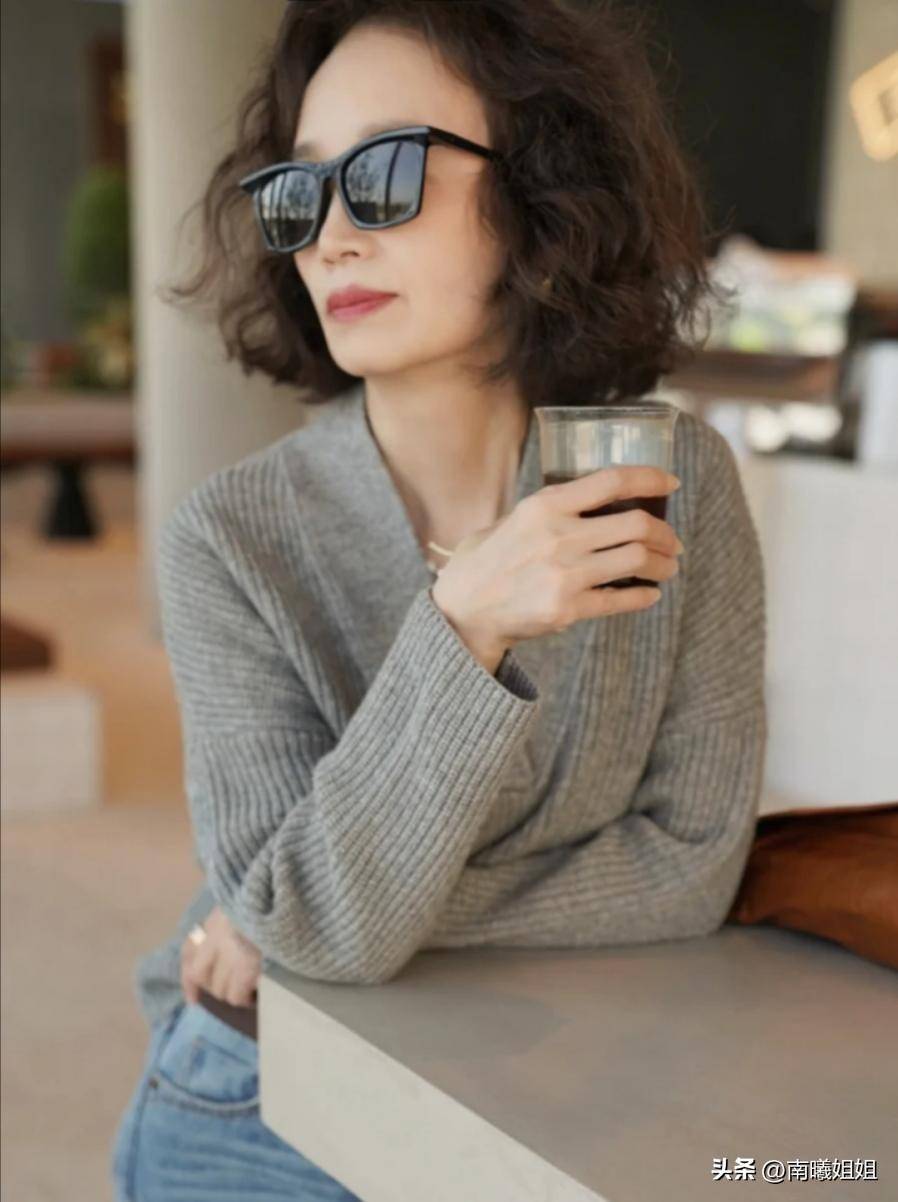 建议中年女人少烫"大妈卷",今年流行这5种"发型",洋气减龄_女性_脸型