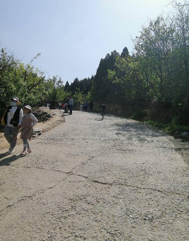 郑州近郊登山好去处,新郑具茨山(始祖山),免门票只收停车费_山顶_小时