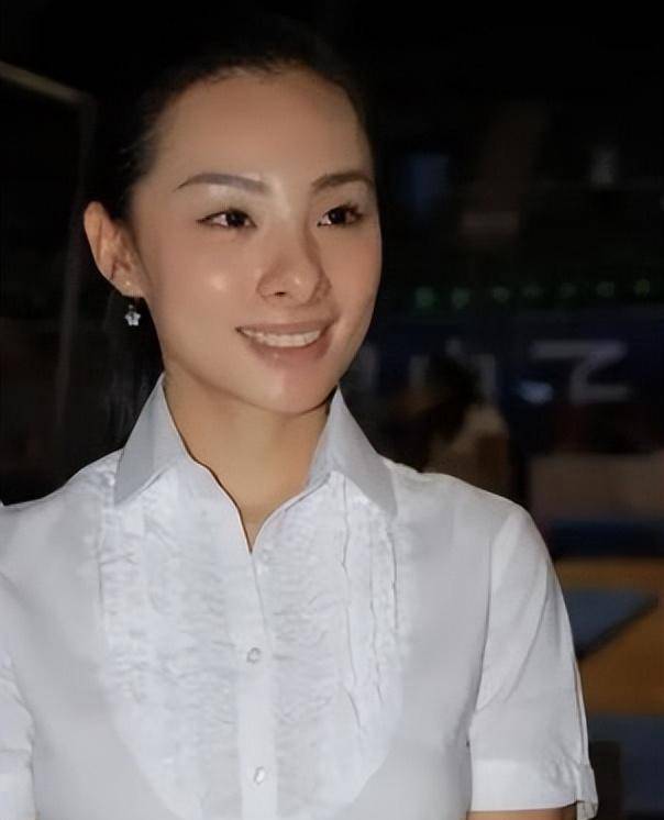 43岁奥运冠军刘璇近况,嫁入豪门被宠成少女,如今已是霸道女总裁_体操