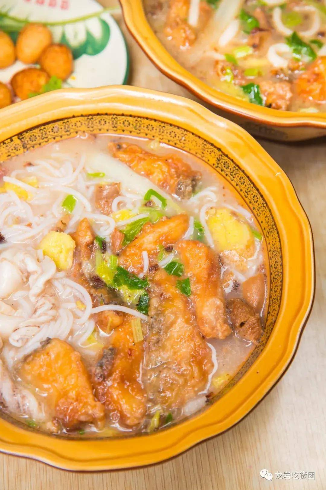 龙岩这碗12年的红菇鱼粉,从来没有让我失望过_苏坂_小店_美食