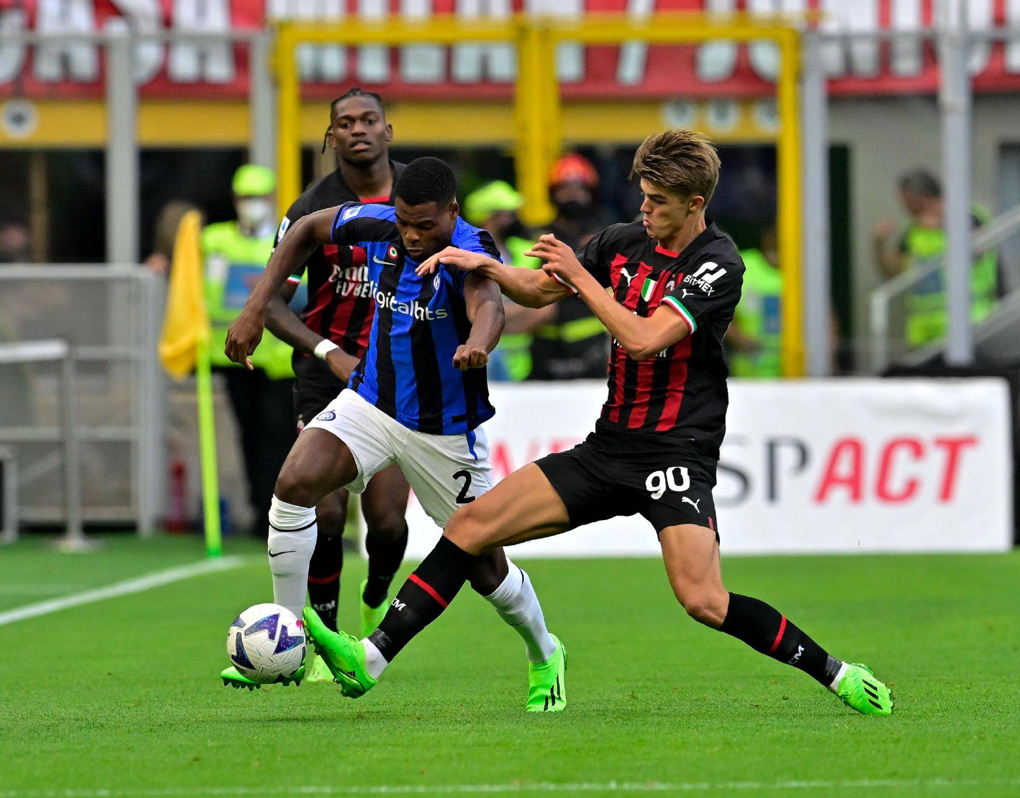 职业生涯堪忧,意国脚入替_本赛季_尼奥洛_卡卡