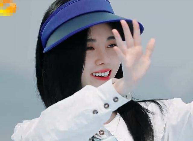 当她和一米六的吴昕同框,真实情况一眼看出_明星_大牌_灯笼