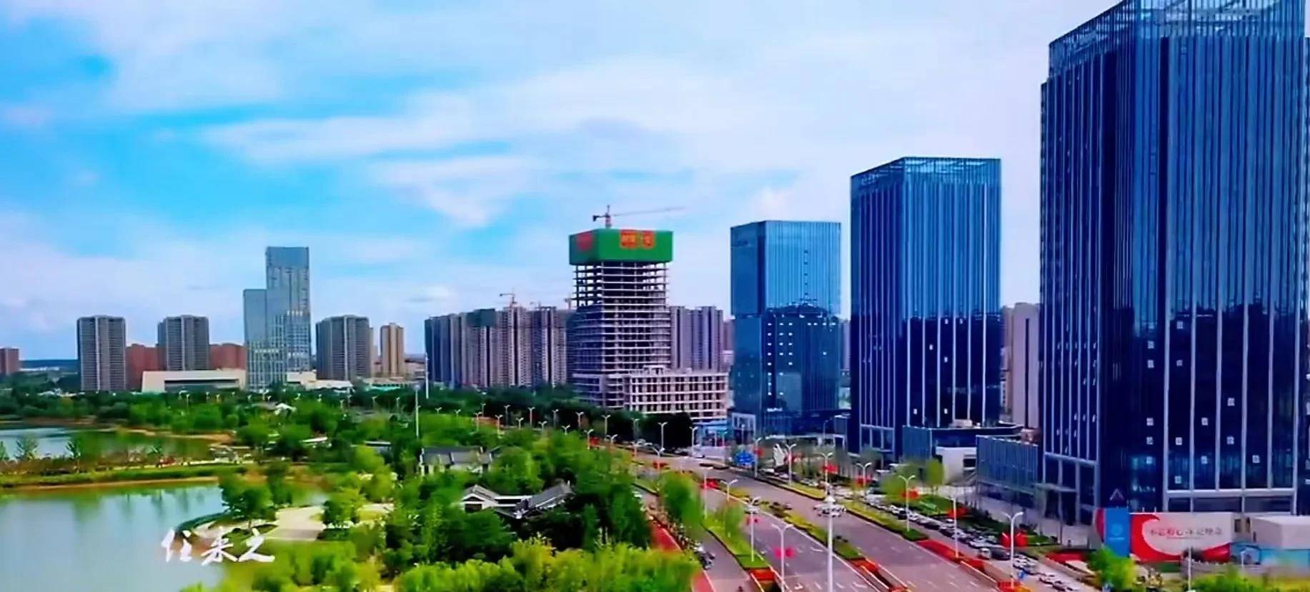 日月湖位于河南省商丘市睢阳区境内商丘市商务中心区,是商丘新区(商丘