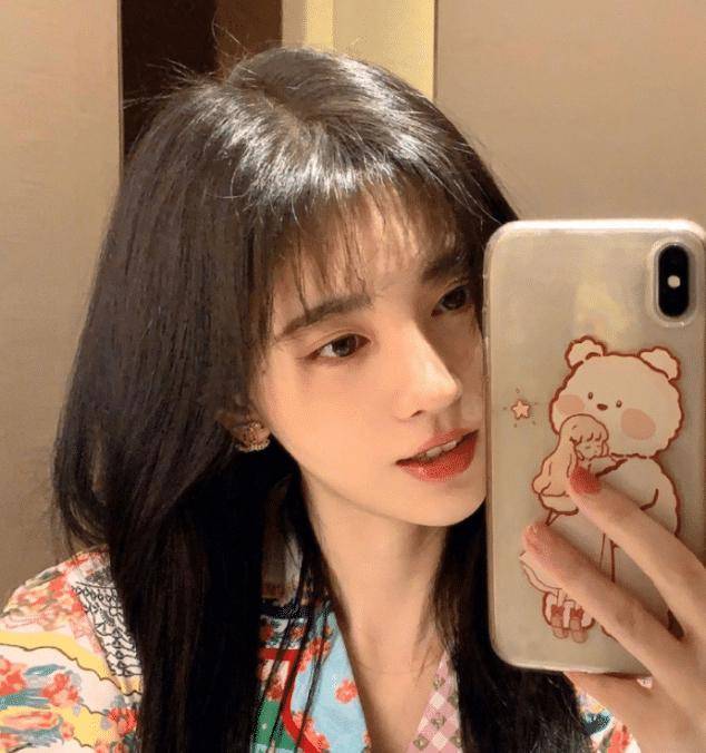 鞠婧祎绑丸子头唱歌,侧脸好好看,颜值又提升了_一面_视角_感觉