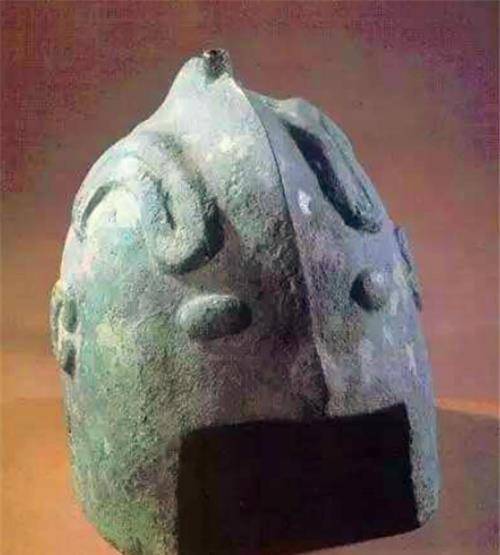 古代将士头盔顶为啥有一个枪尖,有什么用处?