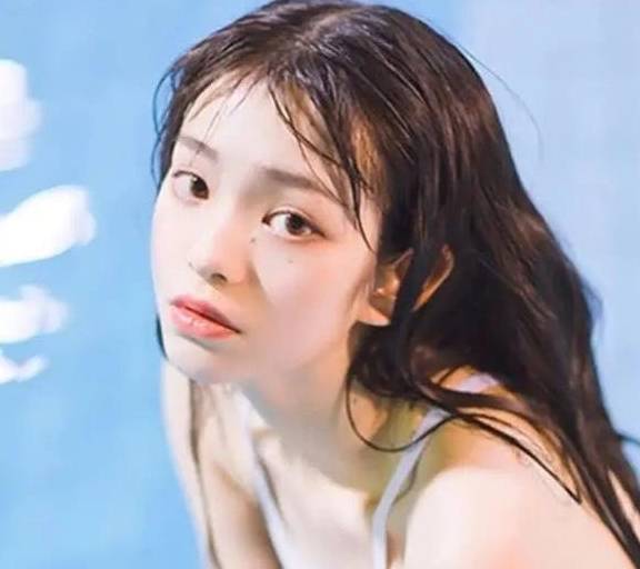 双鱼座双鱼座的女生气质来说相对比较温柔的,带着一种成熟的女人味,在