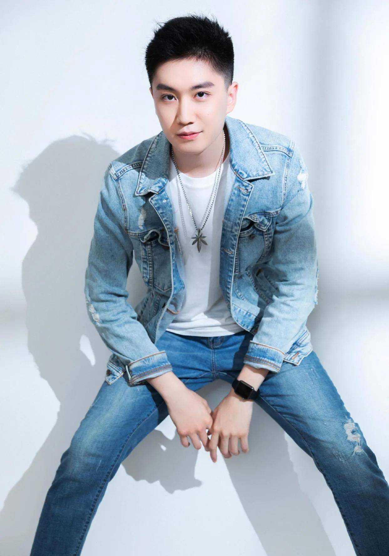 演员姬晨牧:娶初恋张焕引,结婚22年生一子,儿子是他骄傲_季沉_妈妈_纪