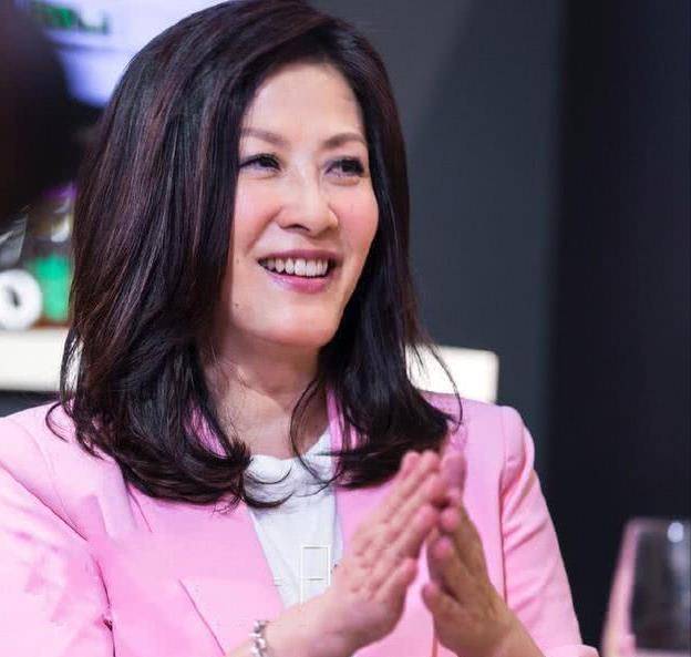 被老公宠13年的陈慧珊,为梁锦松放弃家庭后,却成伏明霞手下败将_因为