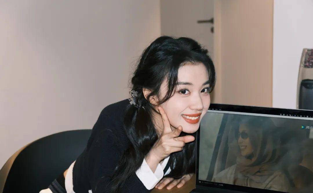 宋威龙搭三女回酒店?魏大勋秦岚订婚?李念为豪门拼儿子?