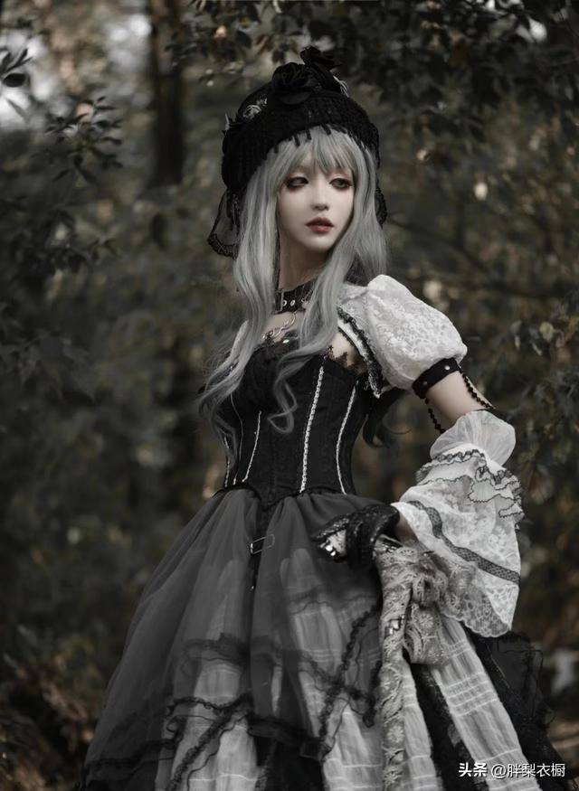 外人看来是"杀马特"的哥特风洛丽塔,却是圈内酷女孩的最爱_风格_裙装