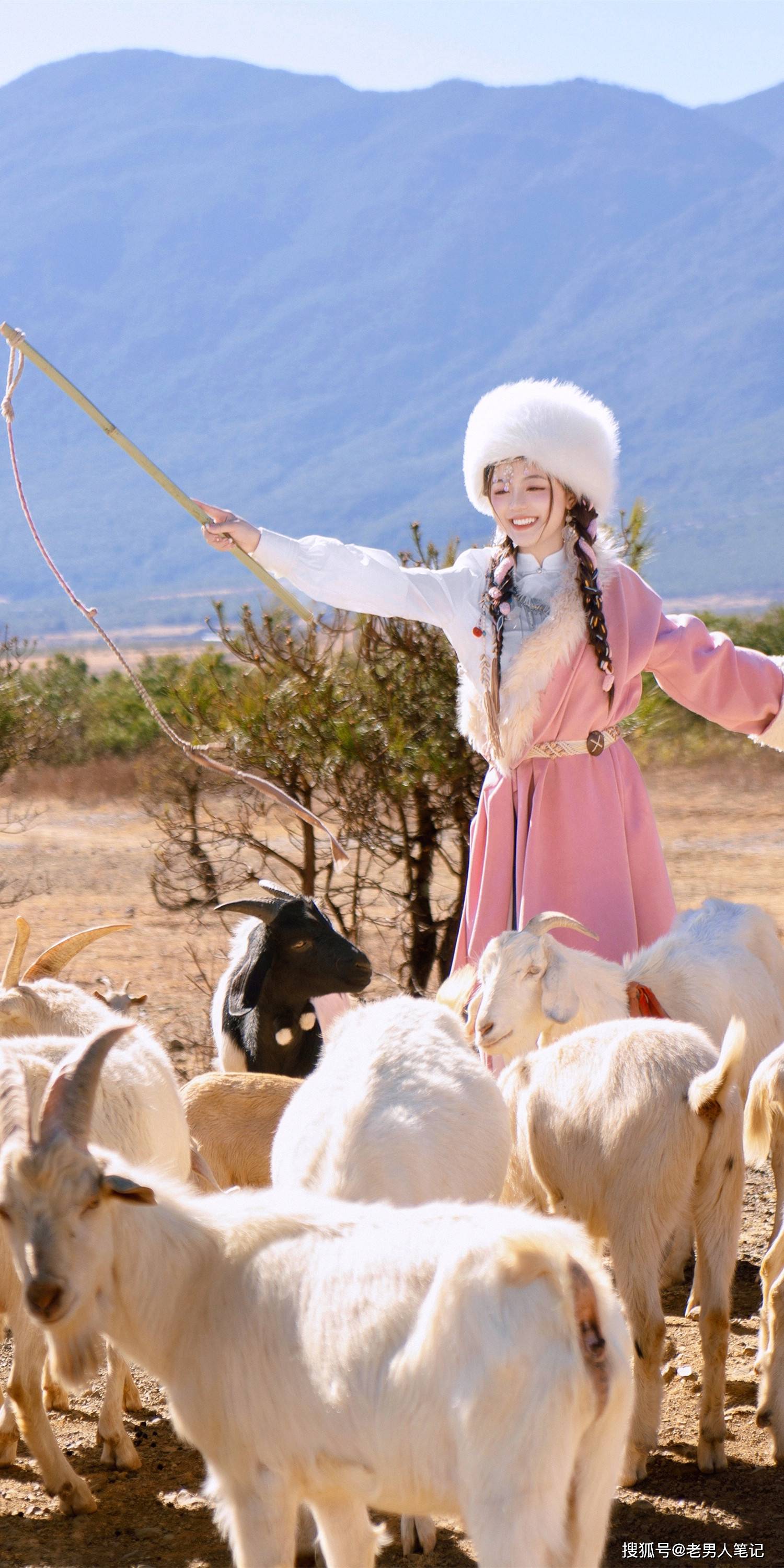 肖然心唯美写真壁纸,粗马尾民族风,粉色穿搭清新怡人_发型_形象_配饰