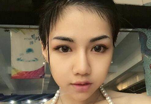 很多表示觉得猫女林很像邓紫棋,果真的是越看越像