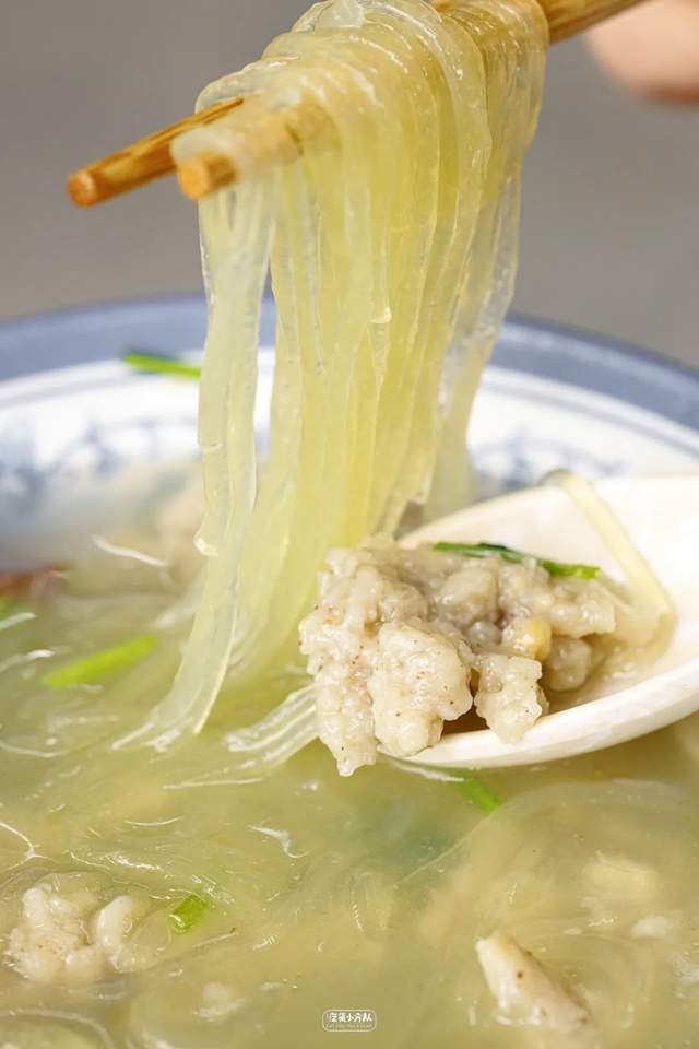 这一碗,放在整个碳水界都是相当炸裂的_格拉_阜阳_家乡