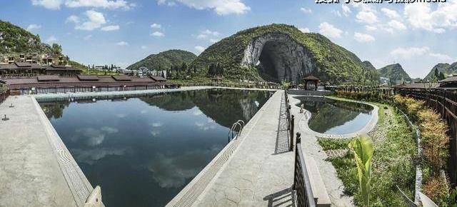 介绍的是一个非常特别的溶洞,它就是位于贵州省毕节市大方县的清虚洞